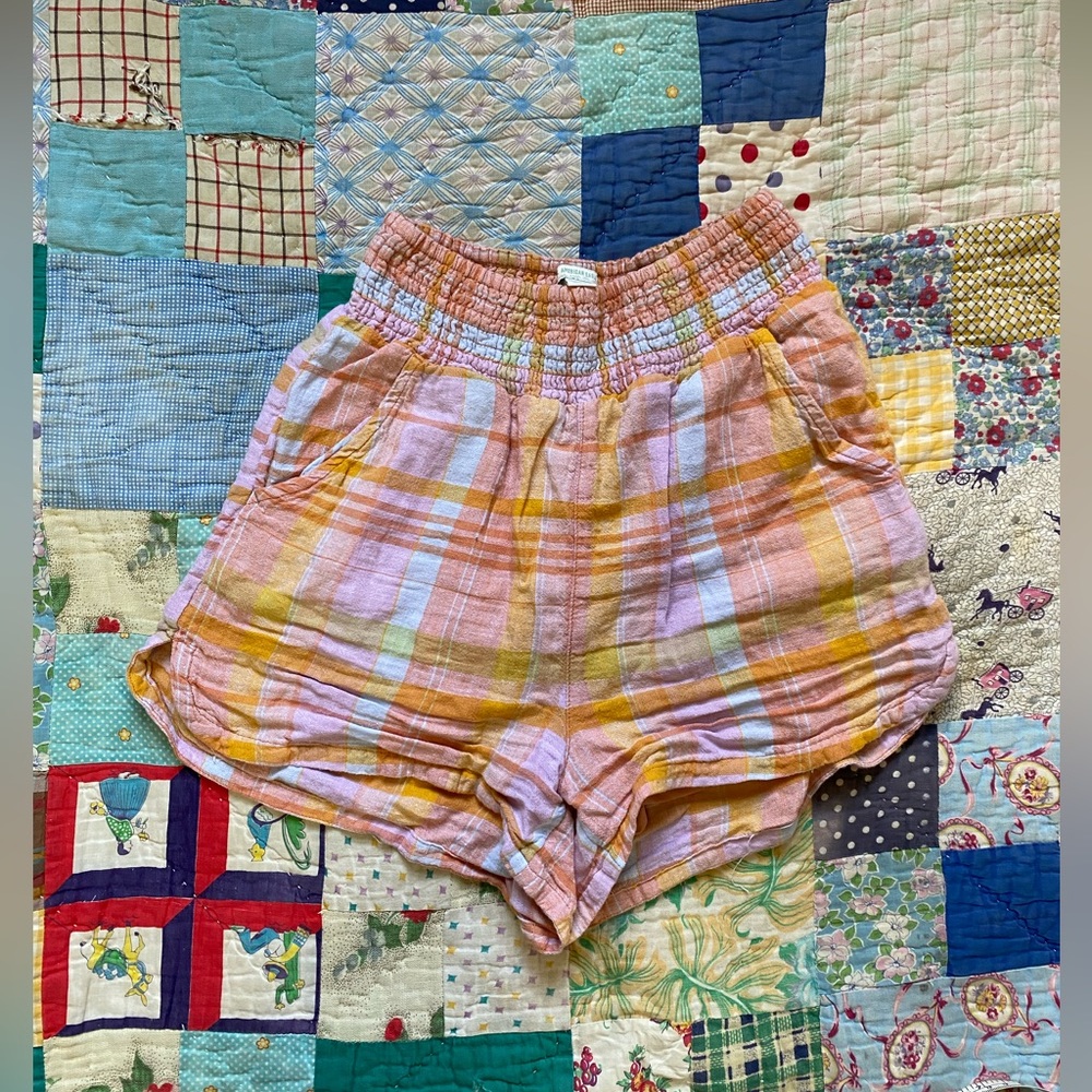 Vintage American eagle plaid shorts